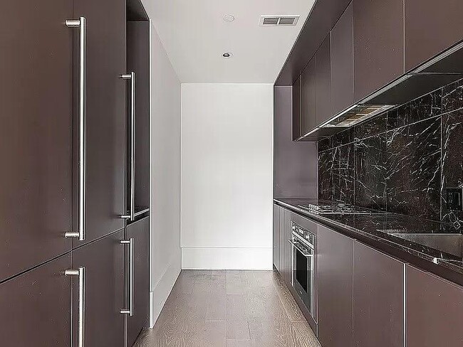 Building Photo - 429 Kent Ave