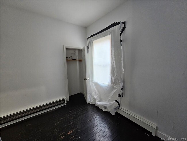 Building Photo - 733 Hallett St