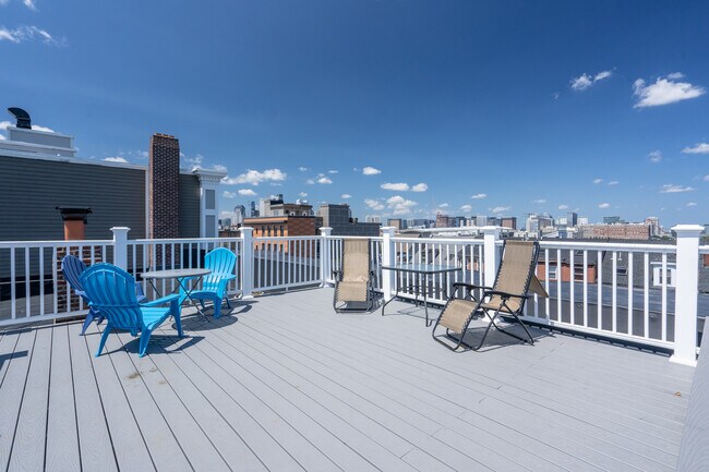 Foto del edificio - 399 W Broadway
