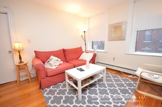 Building Photo - 48 Garden St