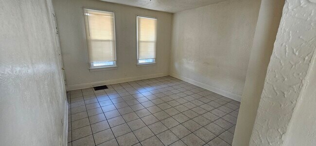 Foto del edificio - 3130 N Richards St
