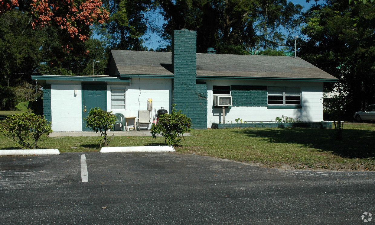 Primary Photo - Village View Apartments