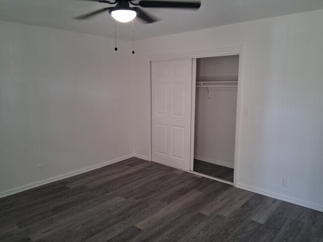 Building Photo - 4111 SW 24th Ct