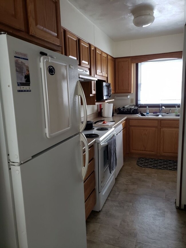 Building Photo - S. Fraser Street