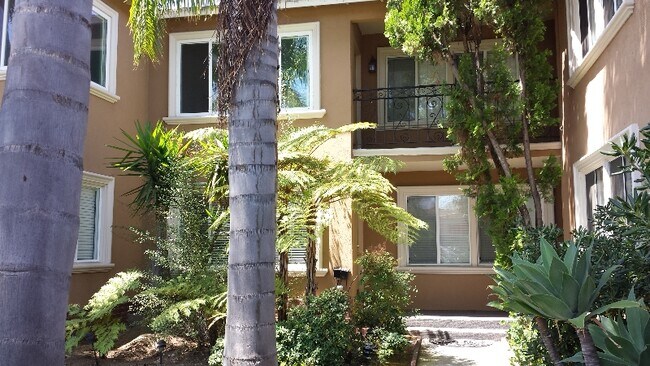 Building Photo - 4021 S Centinela Ave