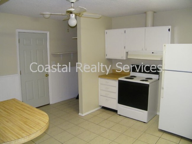 Building Photo - 208 Jet Ct NW