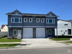 Building Photo - 477 N Creative
