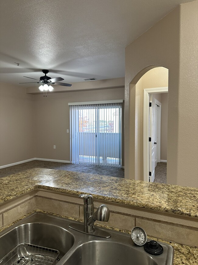 Building Photo - 6325 Reynolds Dr