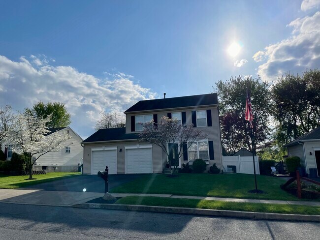 Building Photo - 1819 Chardonnay Dr