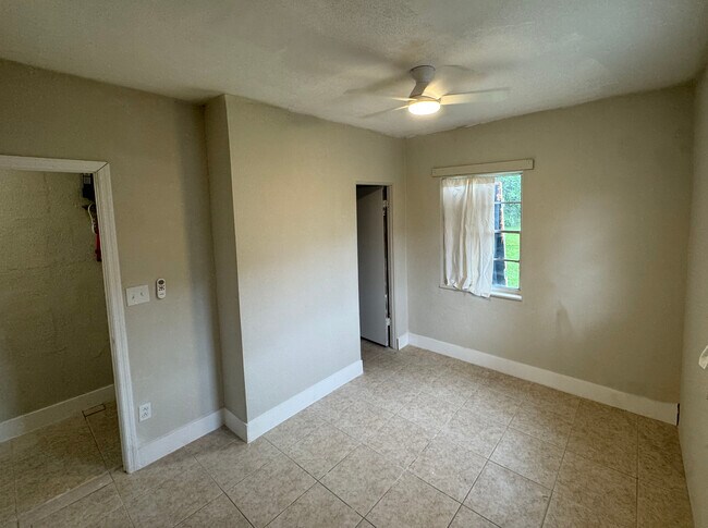 Foto del edificio - 5309 Andrus Ave