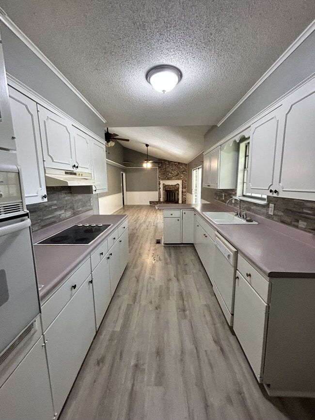 Building Photo - 3500 Bunker Hill Dr
