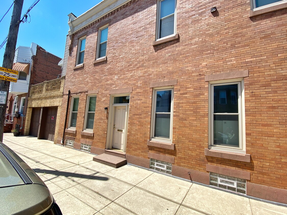 Primary Photo - 1700 Wolf St