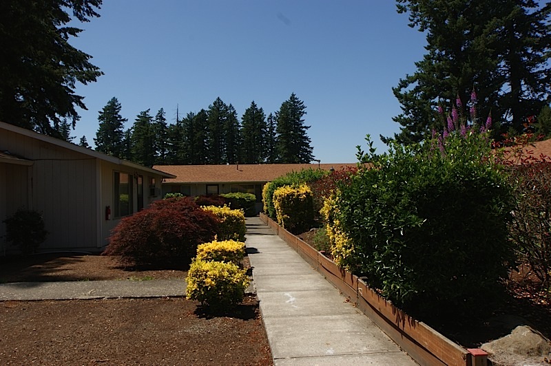 Foto del edificio - Surrey Square Apartments