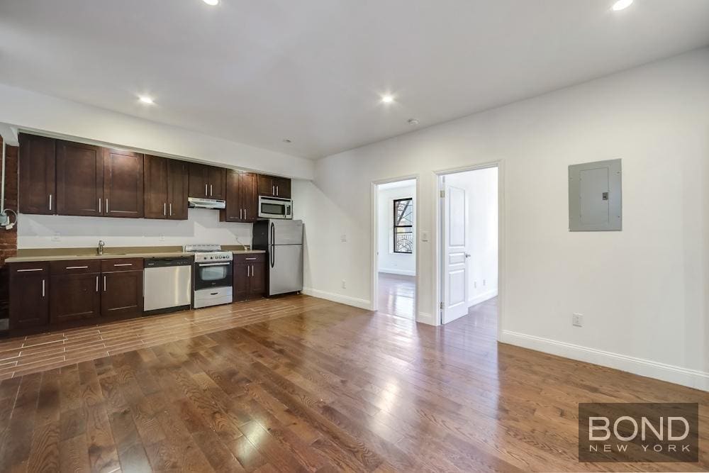 Building Photo - 285 St Nicholas Ave