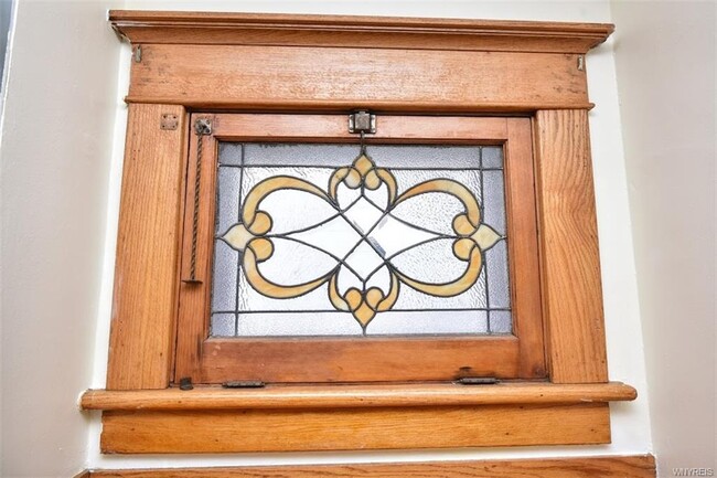 stain glass window - 241 Minnesota Ave