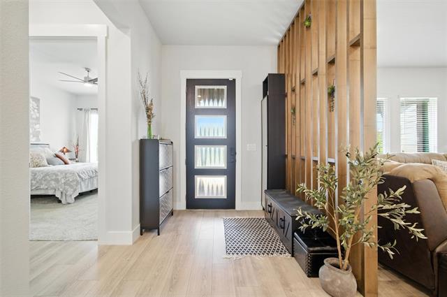 Foto del edificio - 1421 Rose Willow Wy