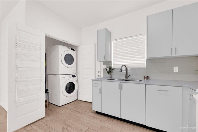 Foto del edificio - 2613 Larkspur Ave