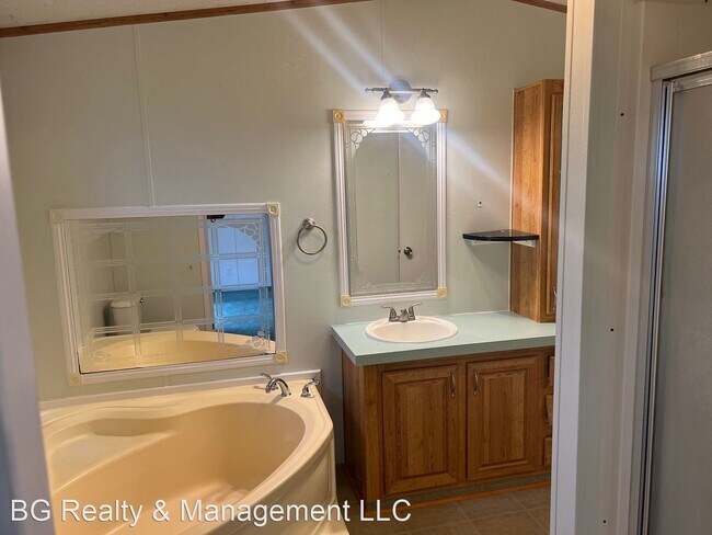 Building Photo - 3 br, 2 bath House - 7640 Tarpon Dr.