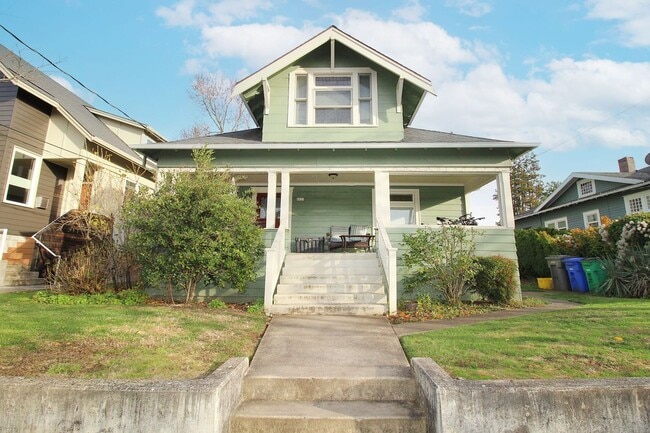 Building Photo - 4826 NE 14th Pl