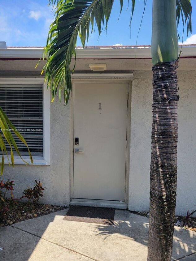Primary Photo - 740 SW 2nd St