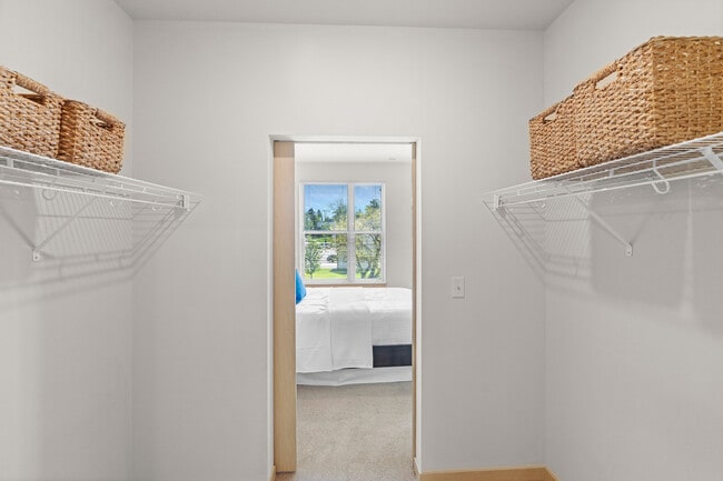 1505 Closet - 1505 Apartments + Townhomes