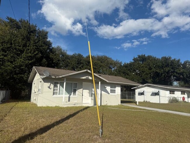 Building Photo - Cozy bungalow in Groveland