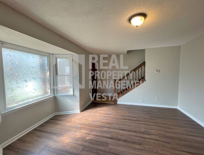 Building Photo - Two Bedroom North Macon Townhouse