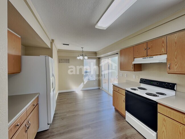 Foto del edificio - 21450 E 46th Ave