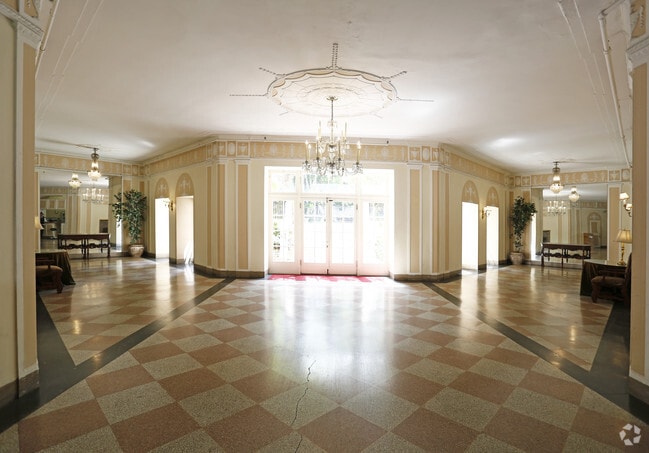 Lobby - The Talmadge