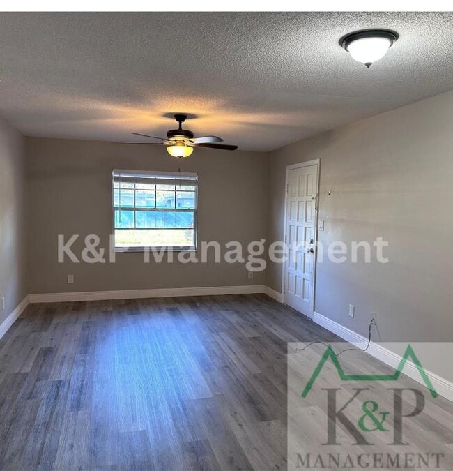 Foto del edificio - 515 Duchess Ct