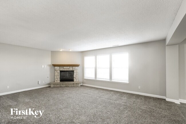 Foto del edificio - 8744 Orchard Grove Ln