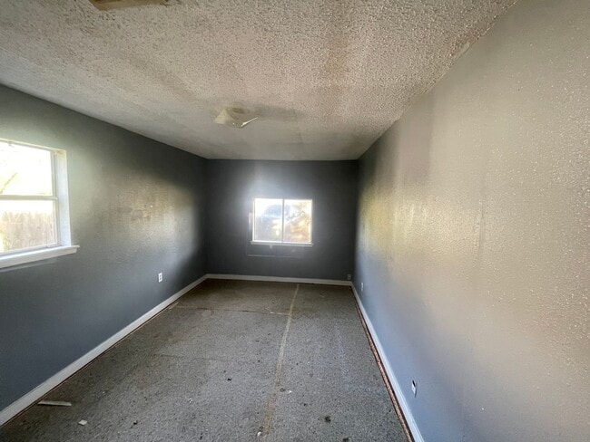 Foto del edificio - 3 bedroom, 1 bath