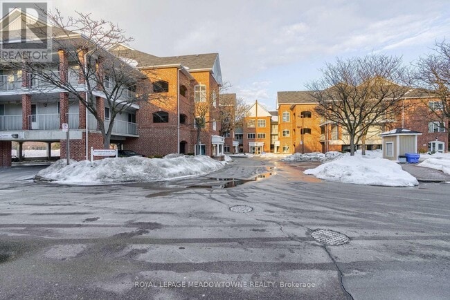 Building Photo - 103 Bristol Rd E