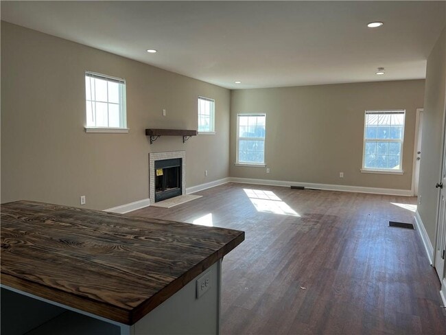 Building Photo - 518 Liberty Pk Dr