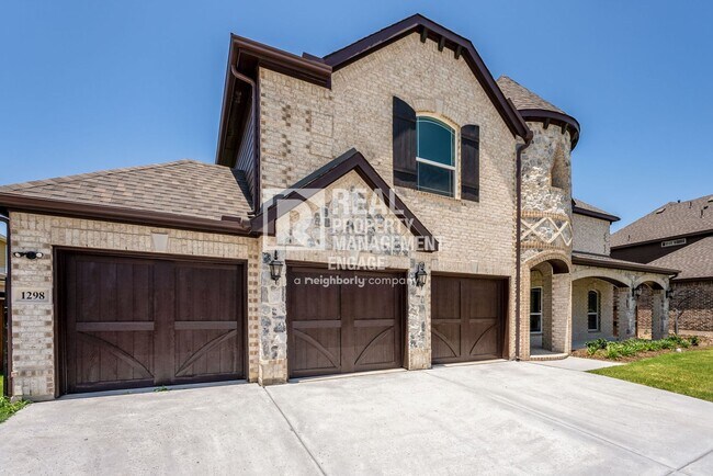 Foto del edificio - Highly Upgraded Five-Bedroom Home Located ...