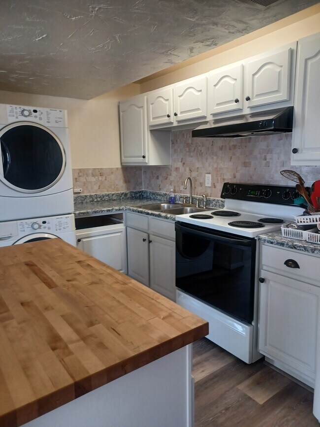 Foto del edificio - 1438 Chesham Cir