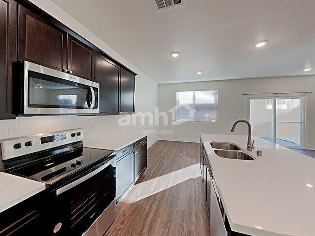 Foto del edificio - 6034 Schmidt St