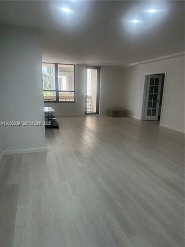 Photo - 10185 Collins Ave cu-309 Apartment
