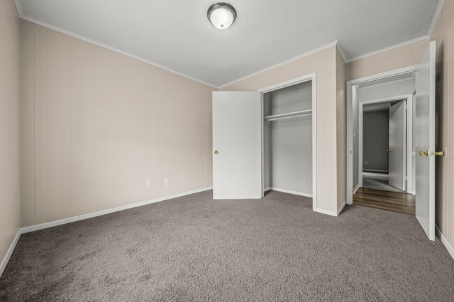 Building Photo - 627 Rice Cir