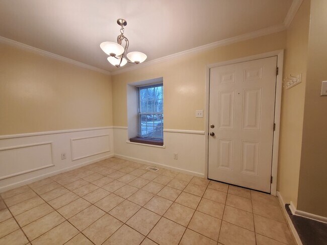 Building Photo - 2597 Olde Hill Ct N