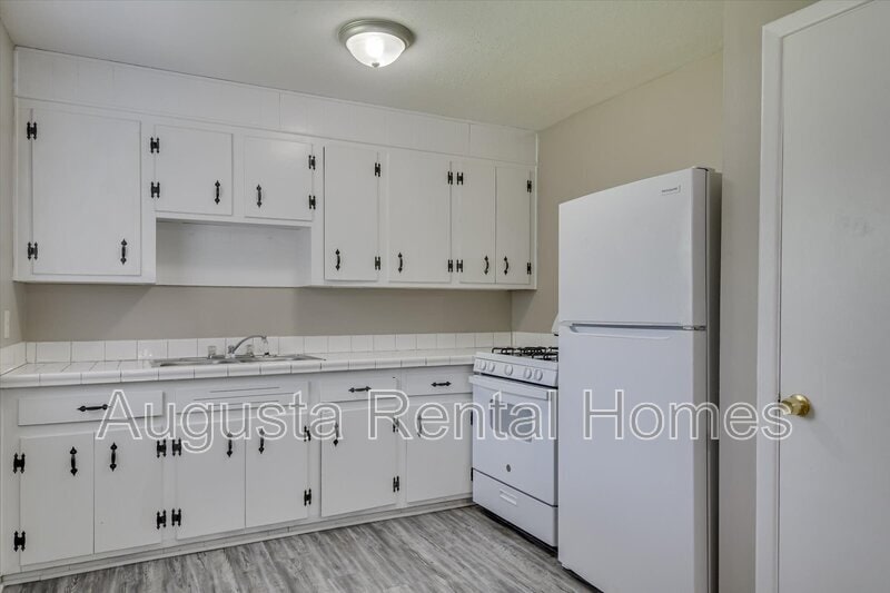 Primary Photo - 320a Verdery Dr