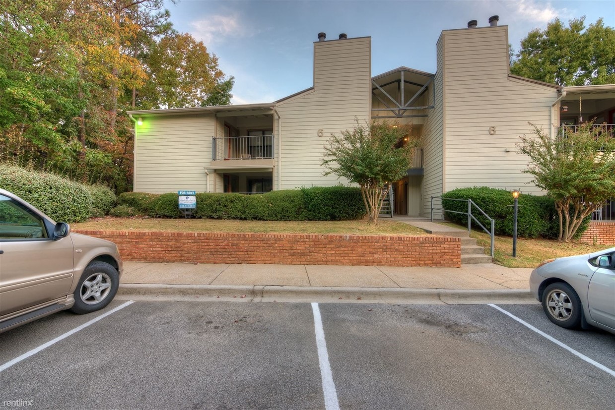 Primary Photo - 605 Gables Dr