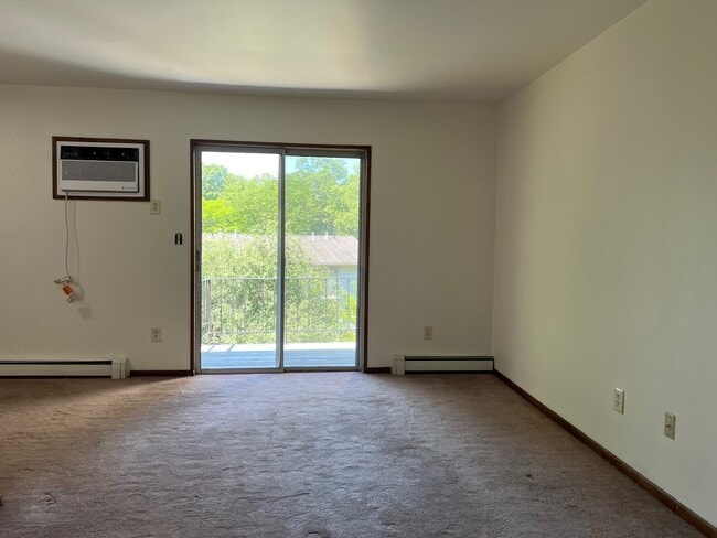 Living room - 4 Locust Ct