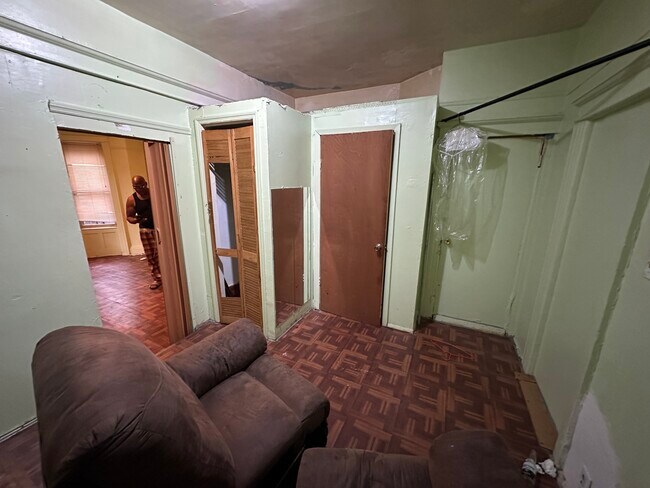 Foto del edificio - 529 Crescent St