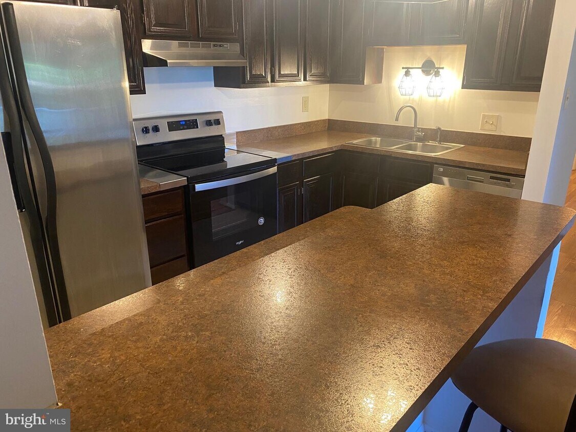Primary Photo - 12213 Peach Crest Dr