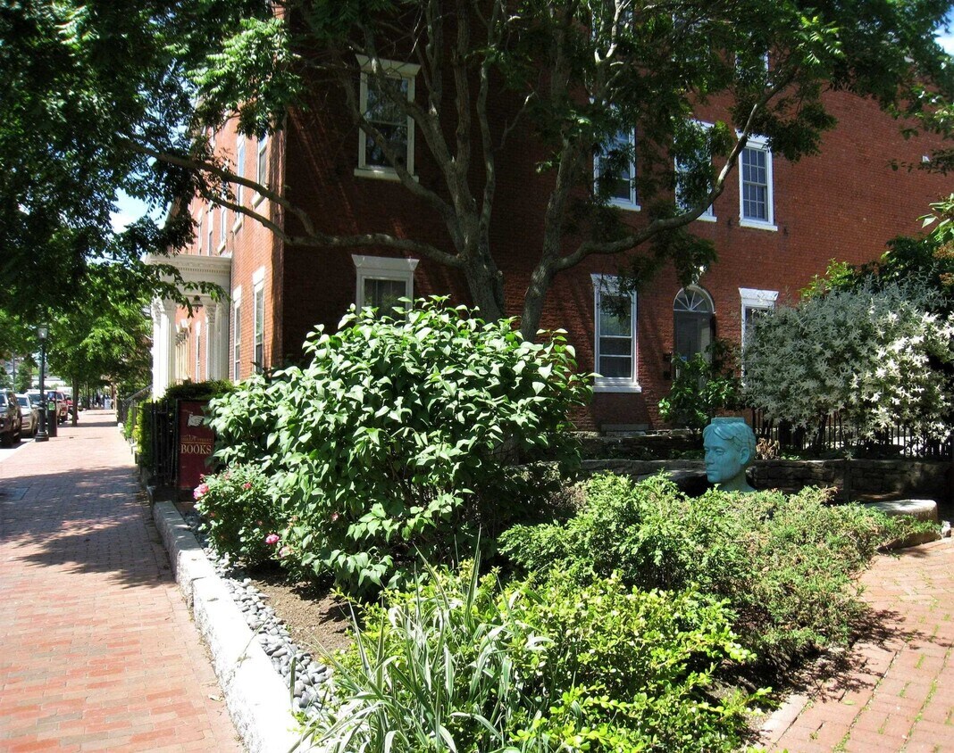 Primary Photo - 147 State Street