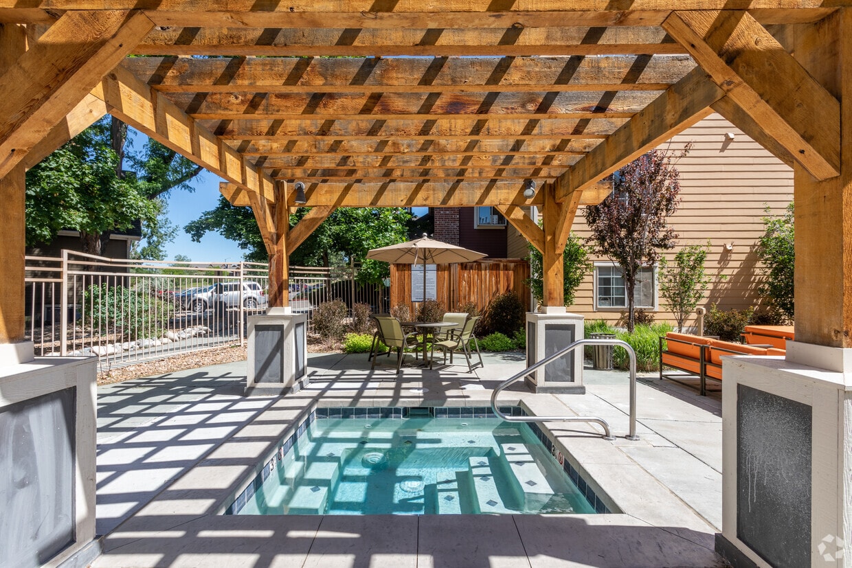 Primary Photo - Skyview Apartment Homes