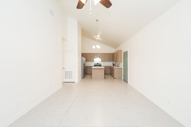Building Photo - 1511 Don Camilo Blvd