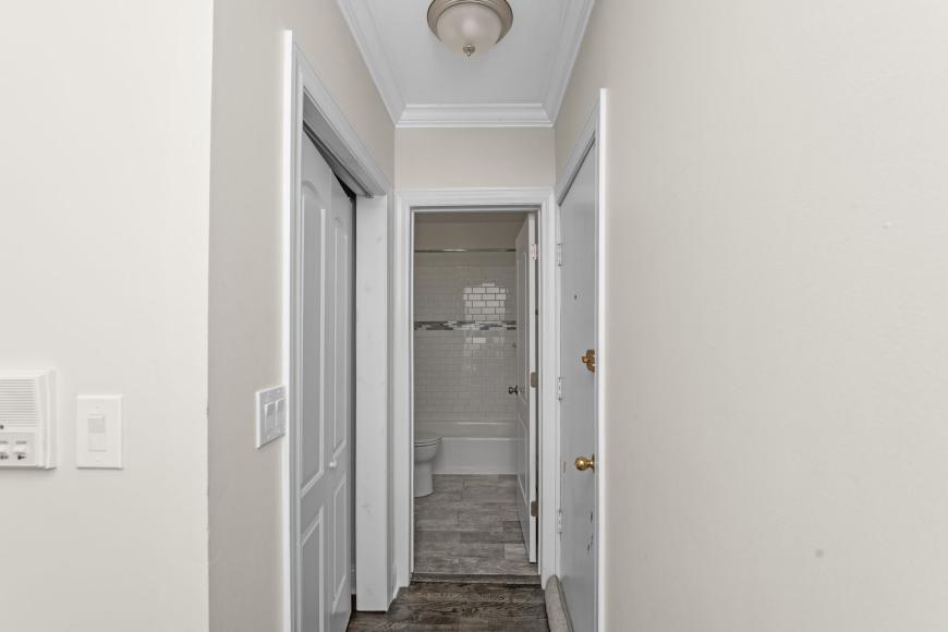 Building Photo - 2 bedroom in Chicago IL 60613