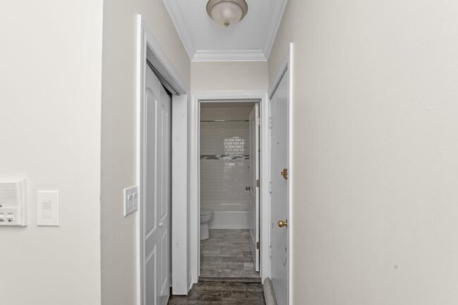 Building Photo - 1 bedroom in Chicago IL 60613